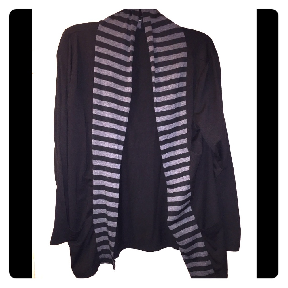 Black and Grey Wrap